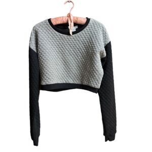 Connection 18 Quilted Crop Top Black and Gray Color Blocked Sweater Size Large